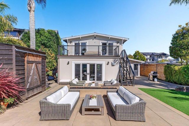 3844 Floral Court, Santa Cruz, CA 95062