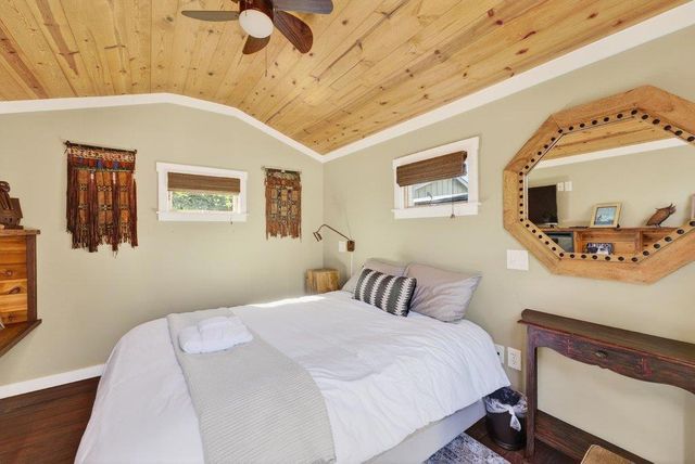 3844 Floral Court, Santa Cruz, CA 95062