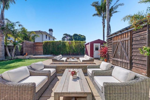 3844 Floral Court, Santa Cruz, CA 95062