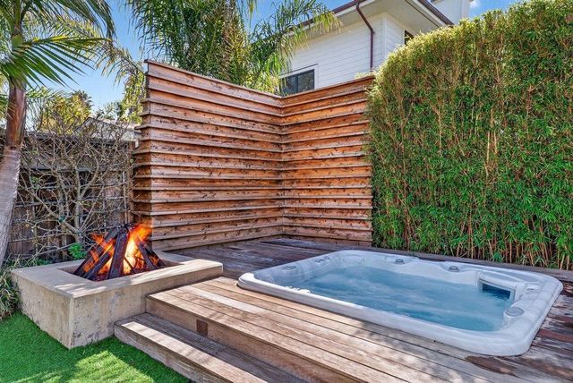 3844 Floral Court, Santa Cruz, CA 95062