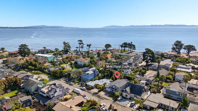 3844 Floral Court, Santa Cruz, CA 95062