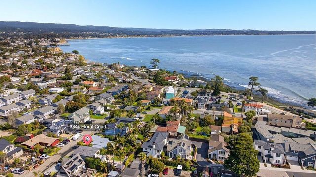 3844 Floral Court, Santa Cruz, CA 95062