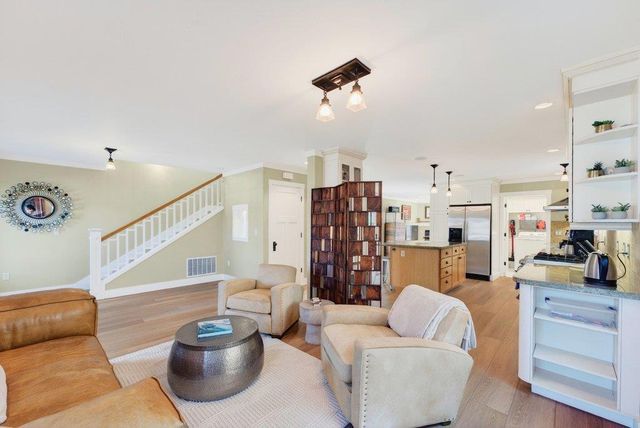 3844 Floral Court, Santa Cruz, CA 95062