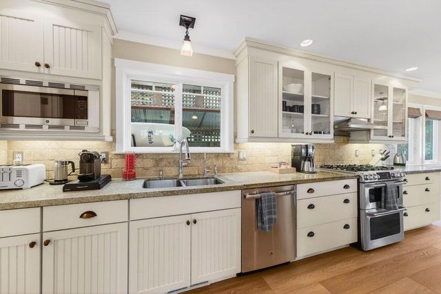 3844 Floral Court, Santa Cruz, CA 95062