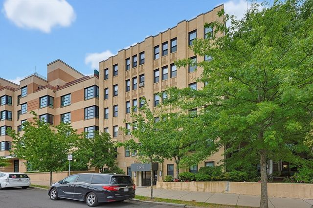 1662 Commonwealth Ave 43, Boston, MA 02135