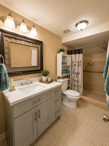 5551 E 4th Avenue, Hialeah, FL 33013