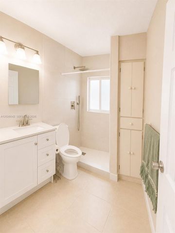 5551 E 4th Avenue, Hialeah, FL 33013