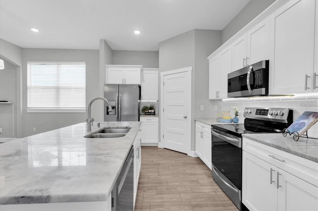 224 NE JEFFERSON CIRCLE N, St Petersburg, FL 33702