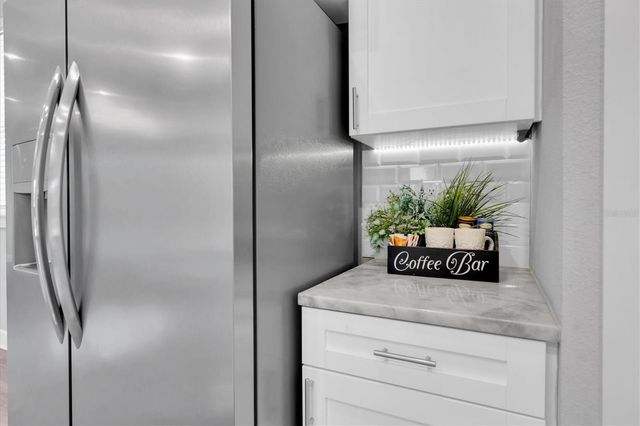 224 NE JEFFERSON CIRCLE N, St Petersburg, FL 33702