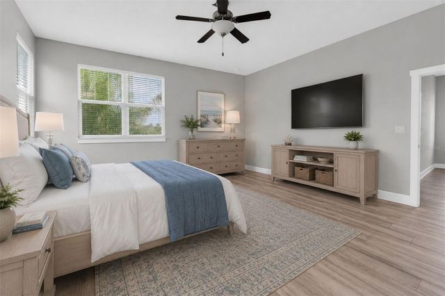 224 NE JEFFERSON CIRCLE N, St Petersburg, FL 33702