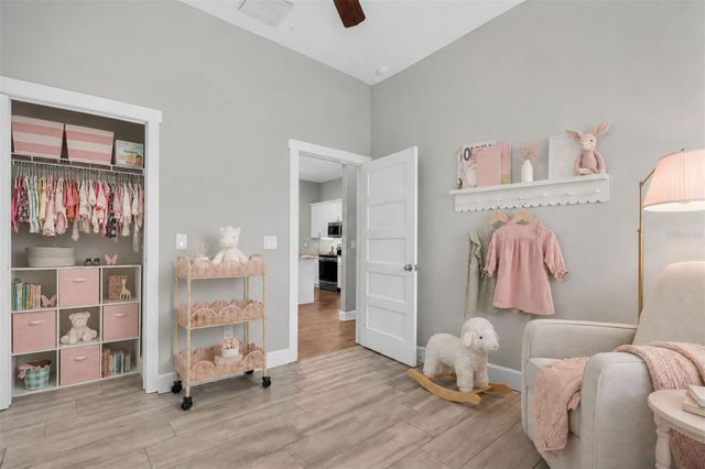 224 NE JEFFERSON CIRCLE N, St Petersburg, FL 33702