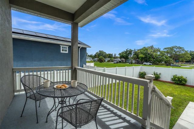 224 NE JEFFERSON CIRCLE N, St Petersburg, FL 33702