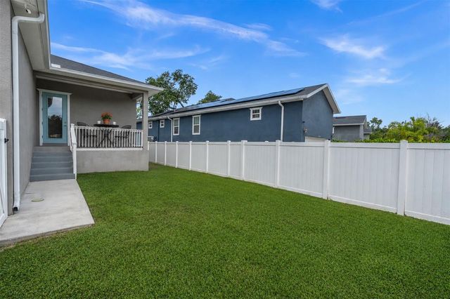 224 NE JEFFERSON CIRCLE N, St Petersburg, FL 33702