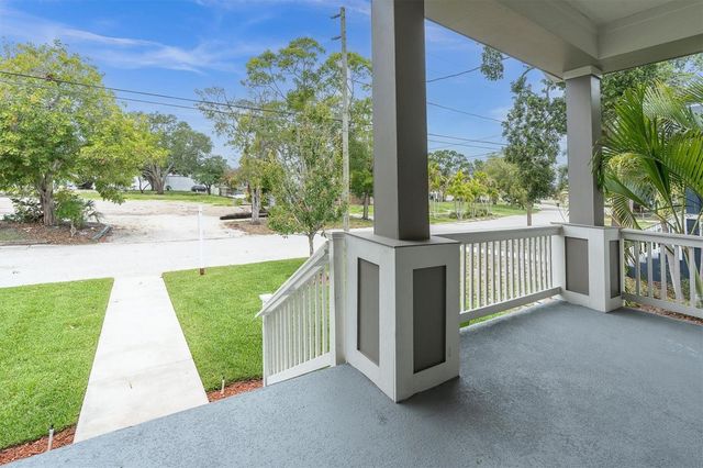 224 NE JEFFERSON CIRCLE N, St Petersburg, FL 33702