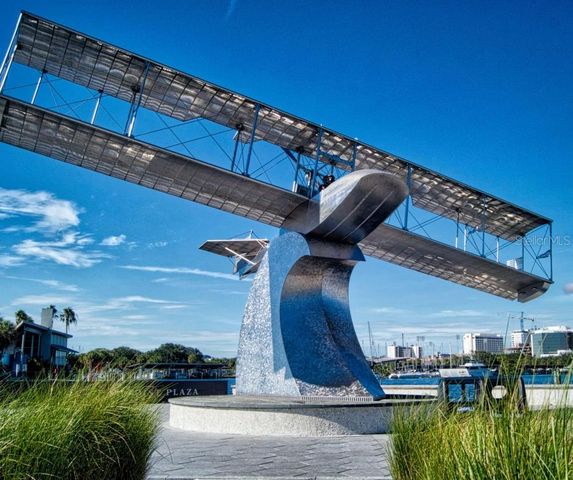 224 NE JEFFERSON CIRCLE N, St Petersburg, FL 33702