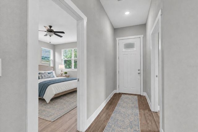 224 NE JEFFERSON CIRCLE N, St Petersburg, FL 33702