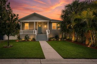 224 NE JEFFERSON CIRCLE N, St Petersburg, FL 33702