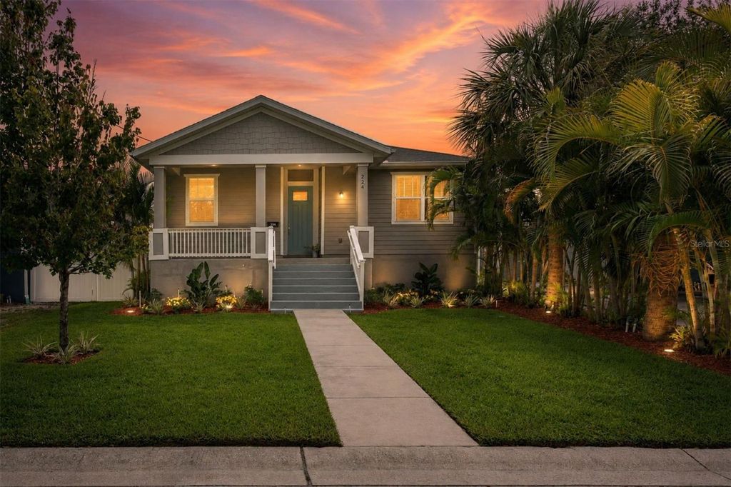 224 NE JEFFERSON CIRCLE N, St Petersburg, FL 33702