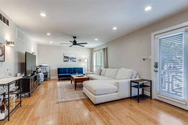 5937 E University Boulevard 229, Dallas, TX 75206