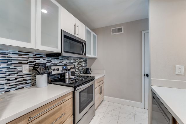 5937 E University Boulevard 229, Dallas, TX 75206