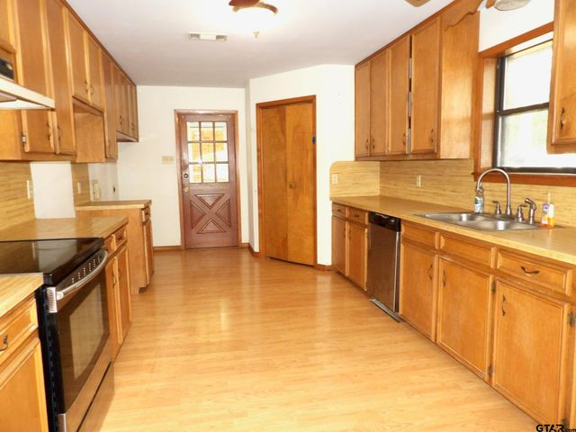 140 Bird Dog Circle, Crockett, TX 75835