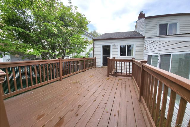 11 Howard Street, Hicksville, NY 11801