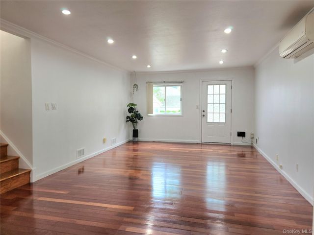 11 Howard Street, Hicksville, NY 11801