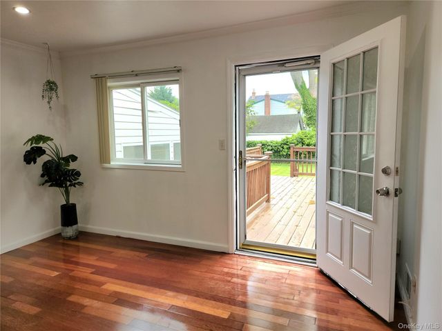 11 Howard Street, Hicksville, NY 11801
