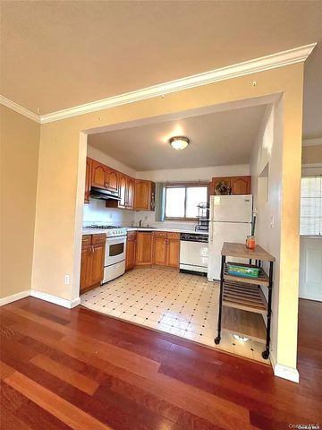 11 Howard Street, Hicksville, NY 11801