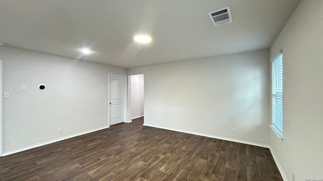 6429 HANDEL LDG, San Antonio, TX 78252