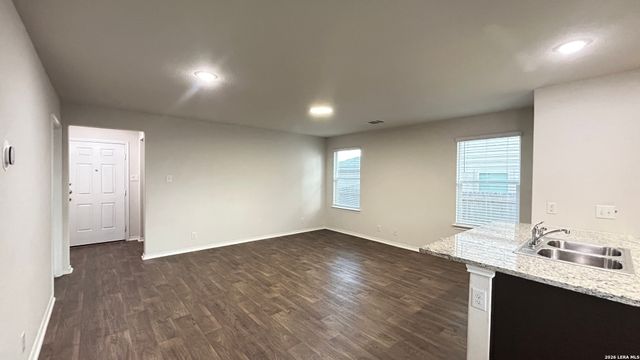 6429 HANDEL LDG, San Antonio, TX 78252