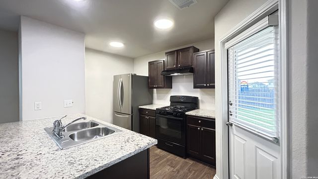 6429 HANDEL LDG, San Antonio, TX 78252