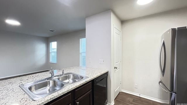 6429 HANDEL LDG, San Antonio, TX 78252