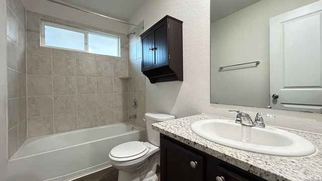 6429 HANDEL LDG, San Antonio, TX 78252