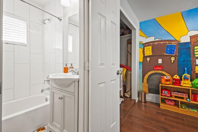 5302 Treaschwig Road, Spring, TX 77373