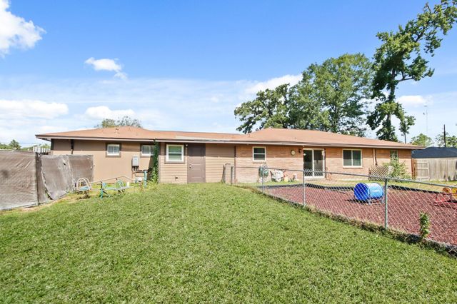 5302 Treaschwig Road, Spring, TX 77373