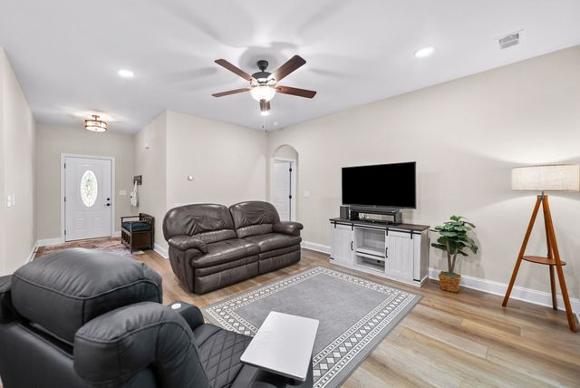 146 Rob Rd, Clarksville, TN 37040