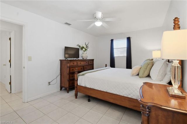 2111 NE 25th ST, Cape Coral, FL 33909