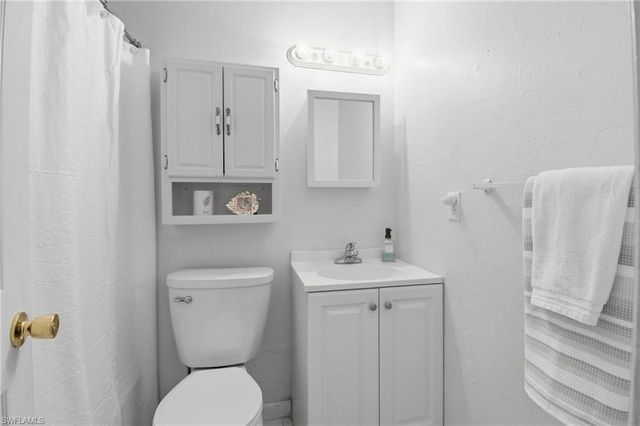 2111 NE 25th ST, Cape Coral, FL 33909