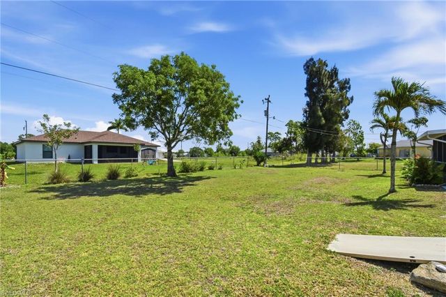 2111 NE 25th ST, Cape Coral, FL 33909