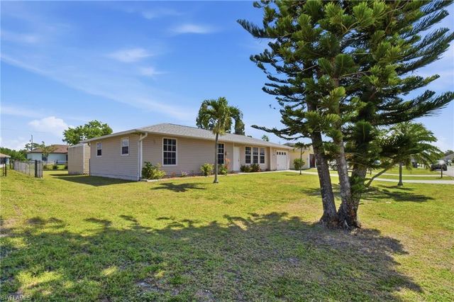 2111 NE 25th ST, Cape Coral, FL 33909