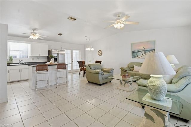 2111 NE 25th ST, Cape Coral, FL 33909