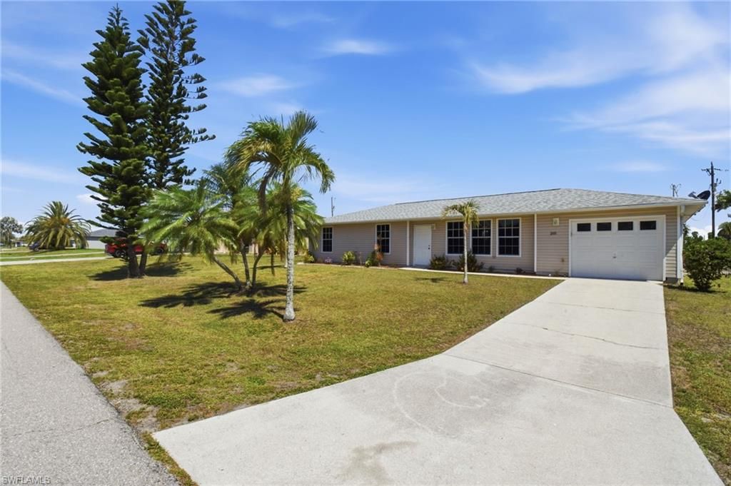 2111 NE 25th ST, Cape Coral, FL 33909