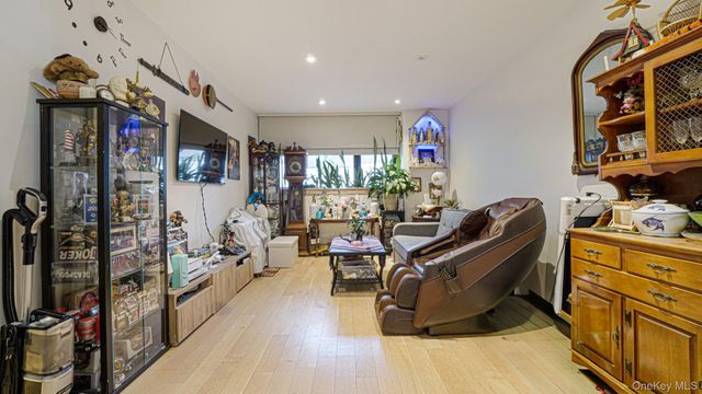 401 95th Street G3, Brooklyn, NY 11209