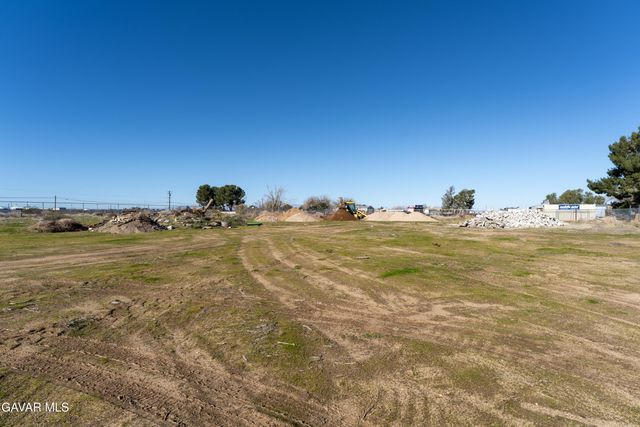 Columbia Way Vic 5th St E, Lancaster, CA 93535