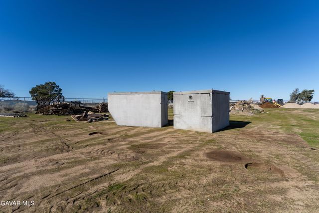 Columbia Way Vic 5th St E, Lancaster, CA 93535