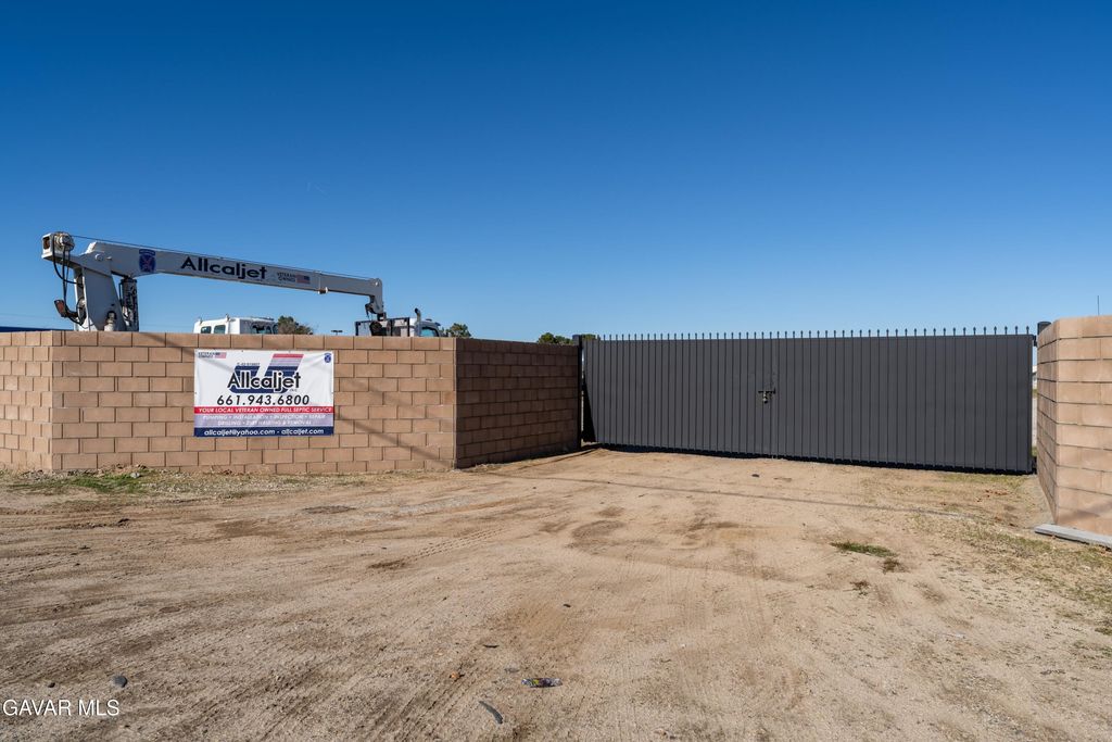 Columbia Way Vic 5th St E, Lancaster, CA 93535