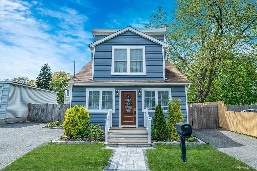 4 Morgan Avenue, Port Jefferson Station, NY 11776