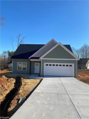 1016 Fairfield Drive, Yadkinville, NC 27055