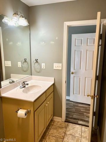 3400 Tinley Park Drive, Winston-salem, NC 27107